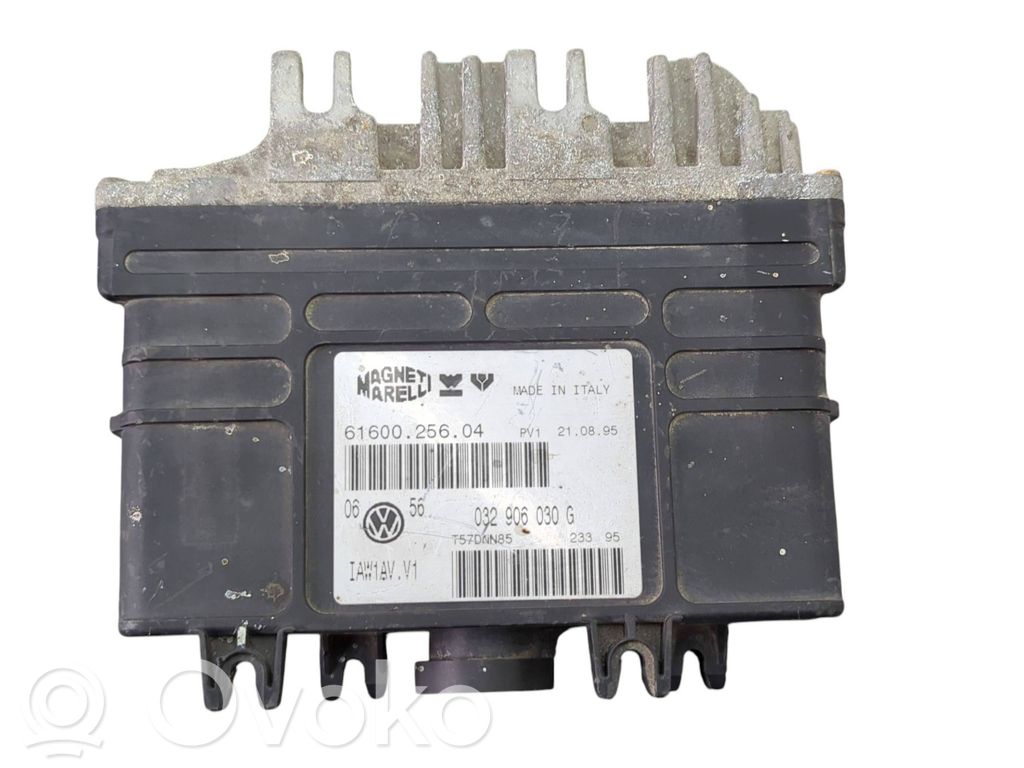 Volkswagen Golf III Engine control unit/module 
