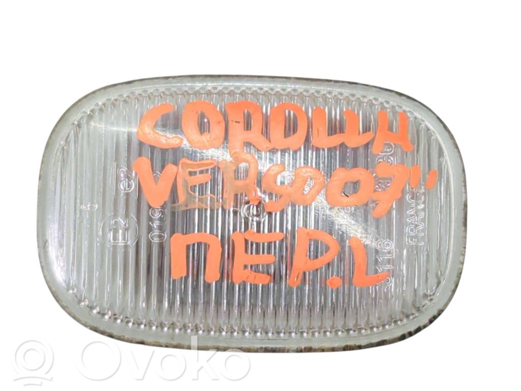 Toyota Corolla Verso AR10 Front fender indicator light 