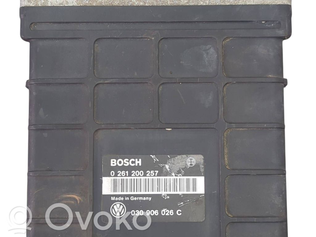 Volkswagen Golf III Engine control unit/module 
