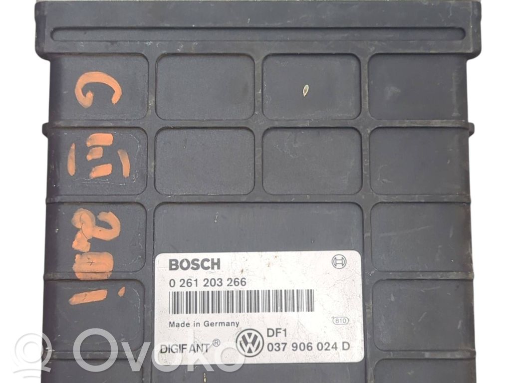 Engine control unit/module   0261203266,037906024D