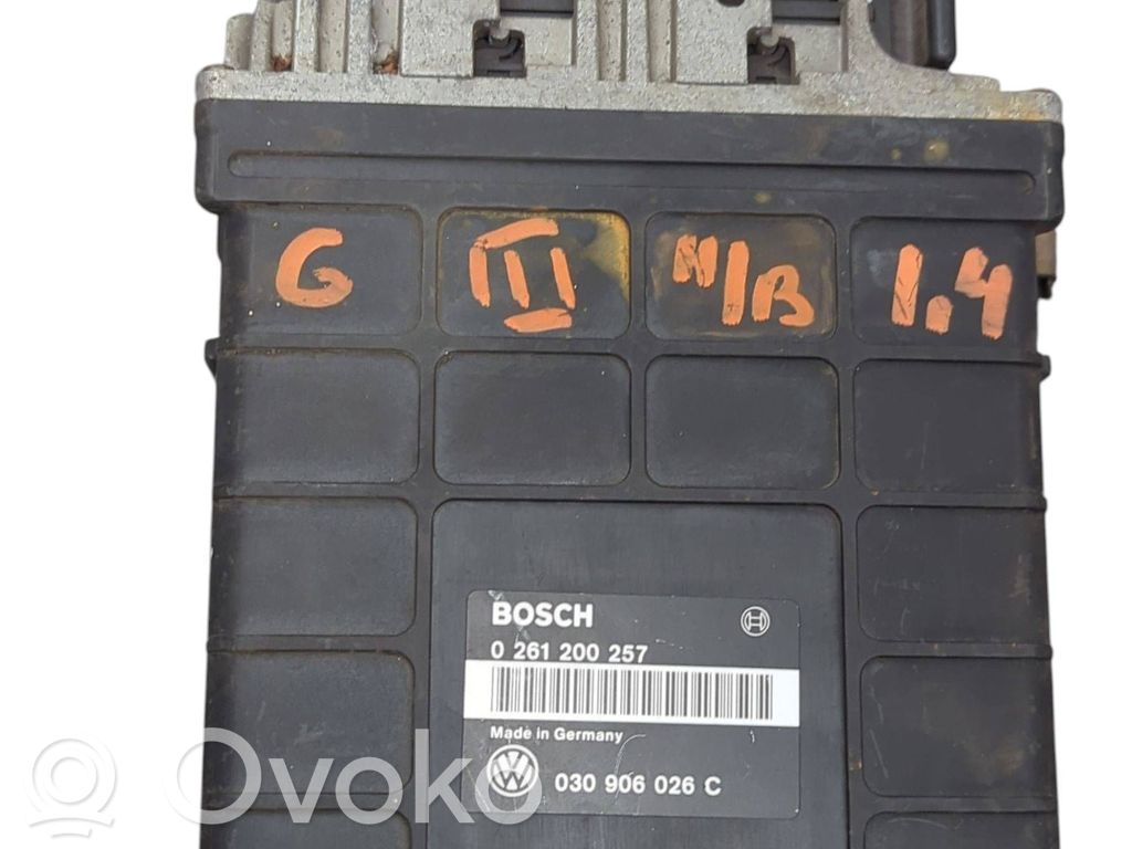 Volkswagen Golf III Engine control unit/module 