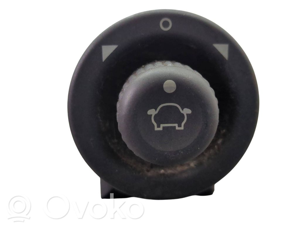 Ford Kuga II Wing mirror switch 