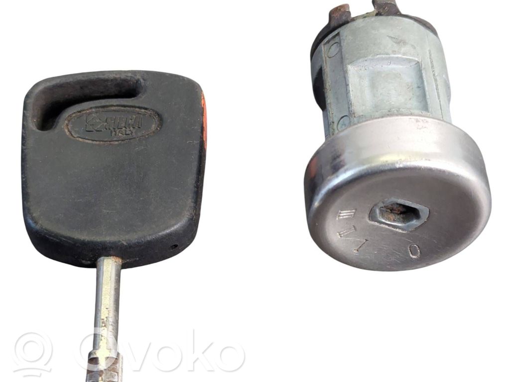 Ford Mondeo MK II Užvedimo spynelė 