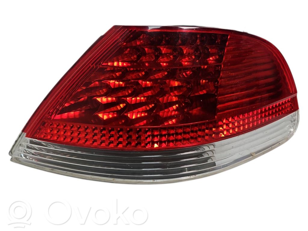 Rear/tail lights   011237011238