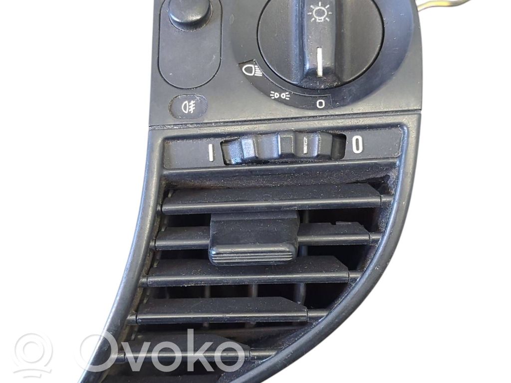 Light switch   13870519,613113870519,04050000