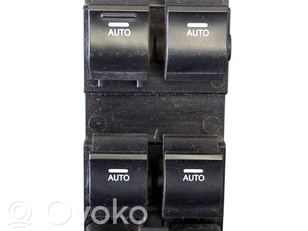 Hyundai i40 Electric window control switch 