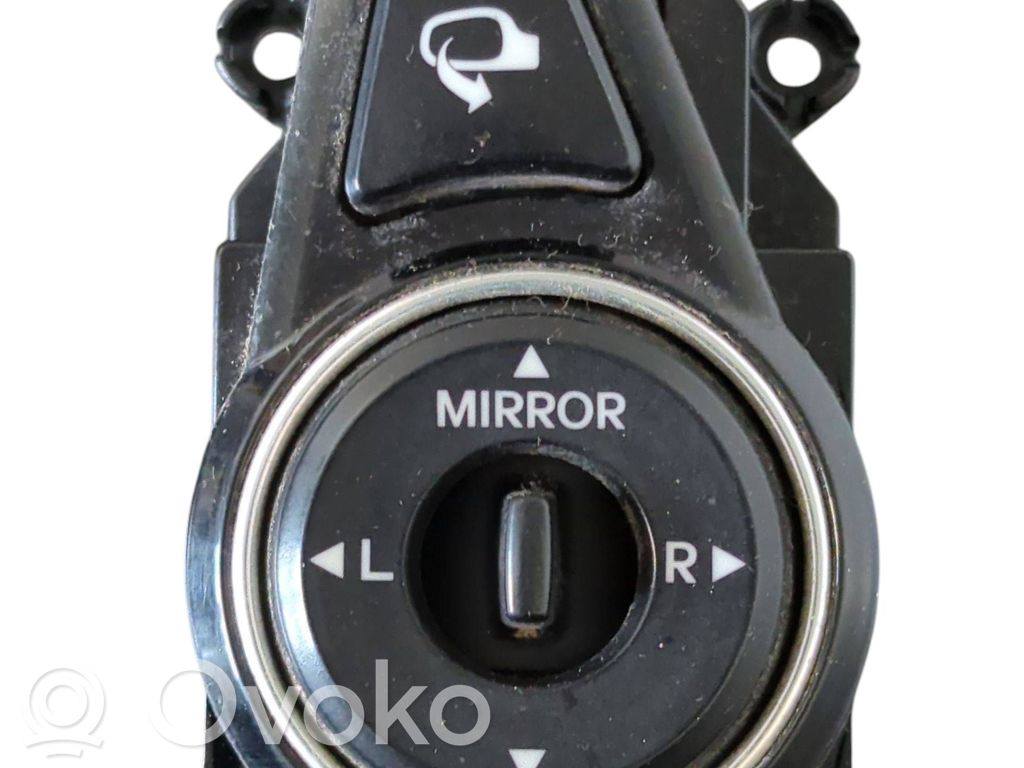 Hyundai i40 Wing mirror switch 