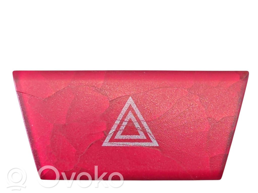 Toyota Aygo AB10 Hätävilkkujen kytkin 