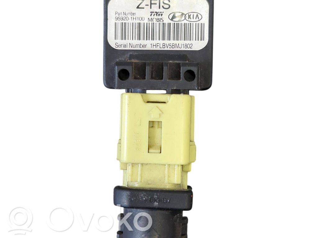 Hyundai i30 Airbag deployment crash/impact sensor 