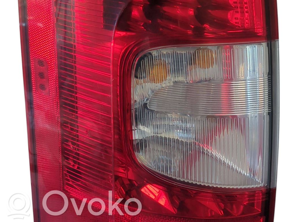 Chrysler Town & Country V Rear/tail lights 