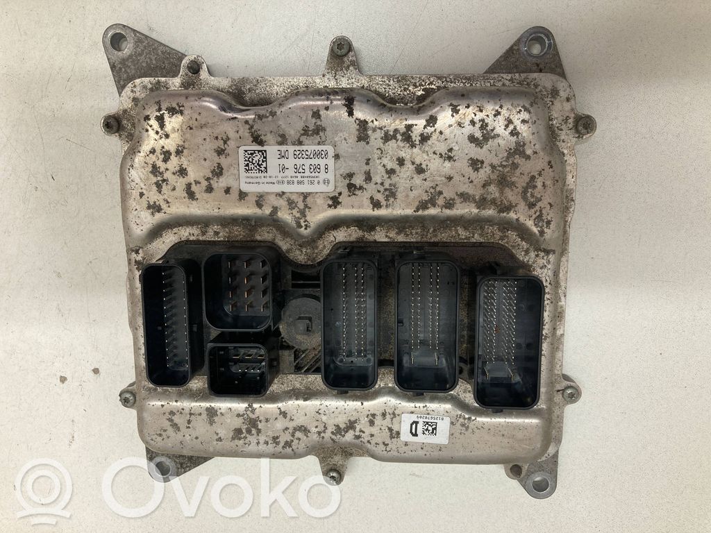 Komputer / Sterownik ECU silnika   860357601,030075329DME,0261S08838