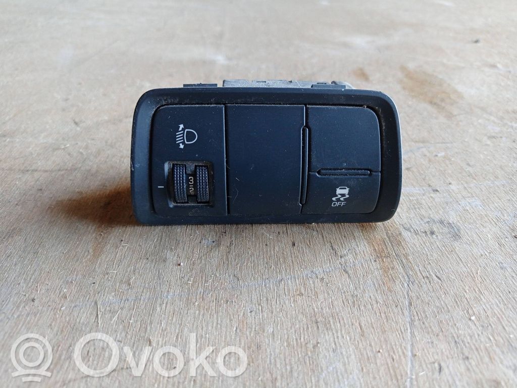 Hyundai i20 (GB IB) Headlight level height control switch 