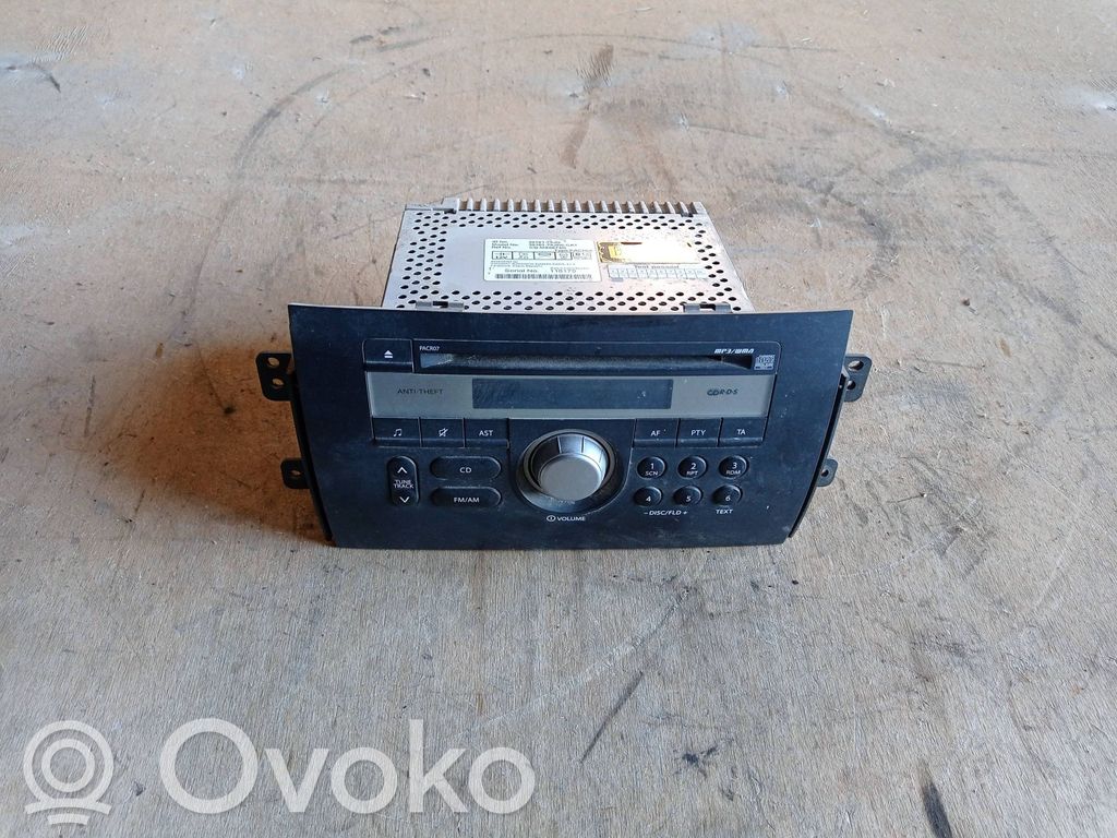 Panel / Radioodtwarzacz CD/DVD/GPS   3910179JB,CQMX0674G,116179