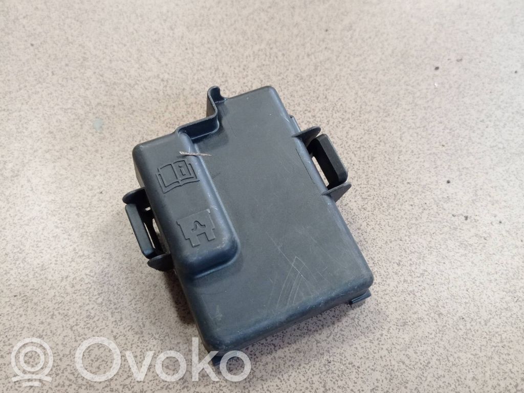 Volvo V70 Fuse box cover 