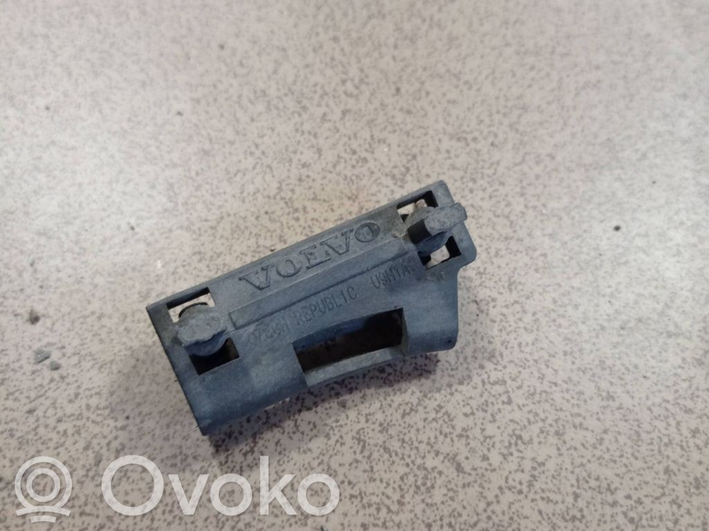 Volvo V70 Serrure de capot 