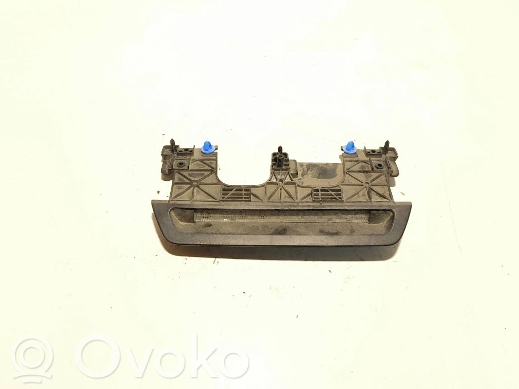 Dacia Duster II Third/center stoplight 