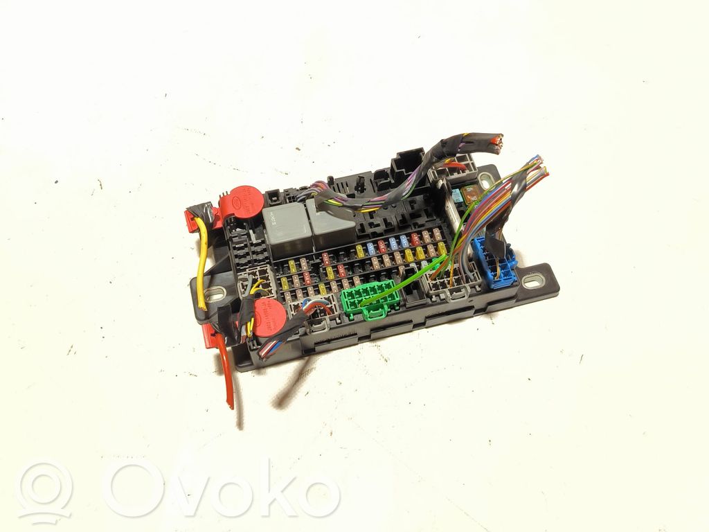 Jaguar E-Pace Fuse module 
