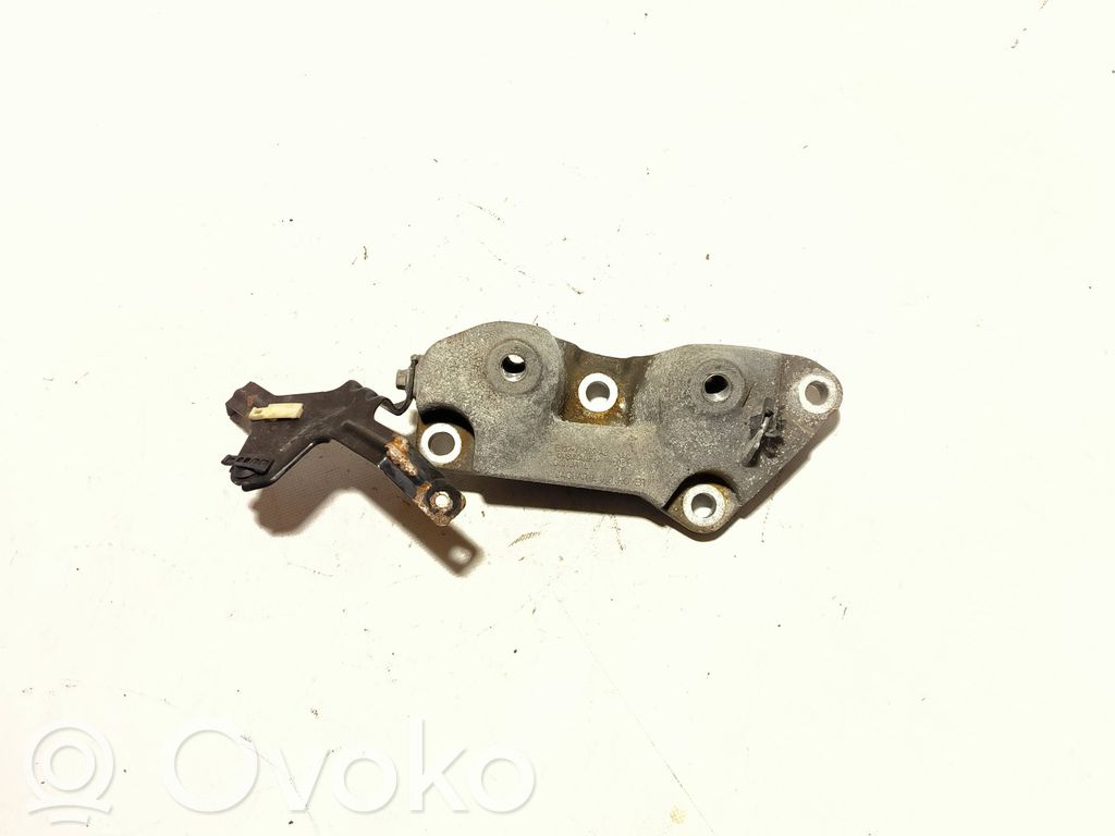 Jaguar E-Pace Gearbox mounting bracket 