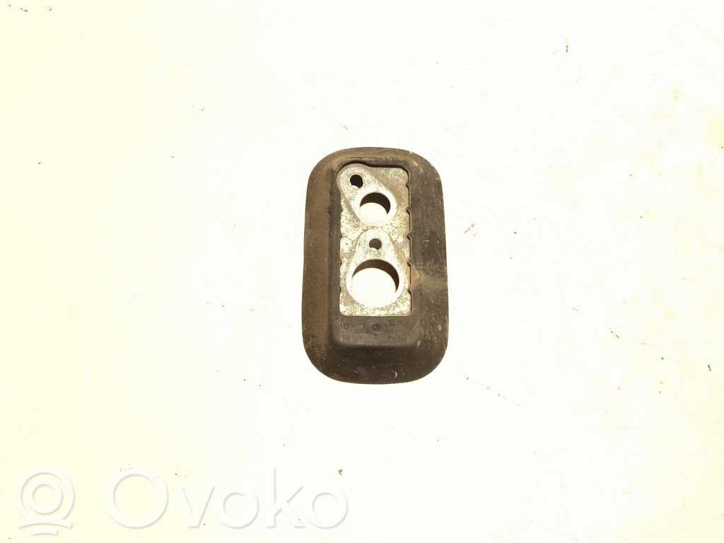 Peugeot 208 I Other engine bay part 
