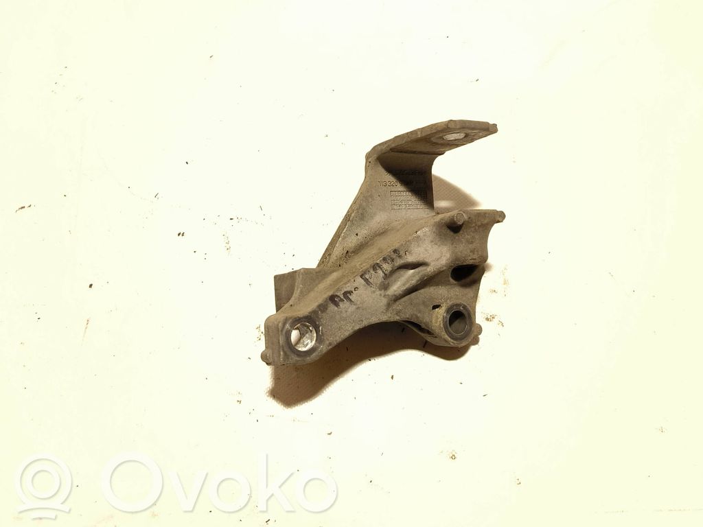Łapa / Mocowanie silnika   113320979R