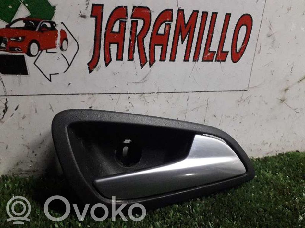 Ford Focus Front door interior handle 