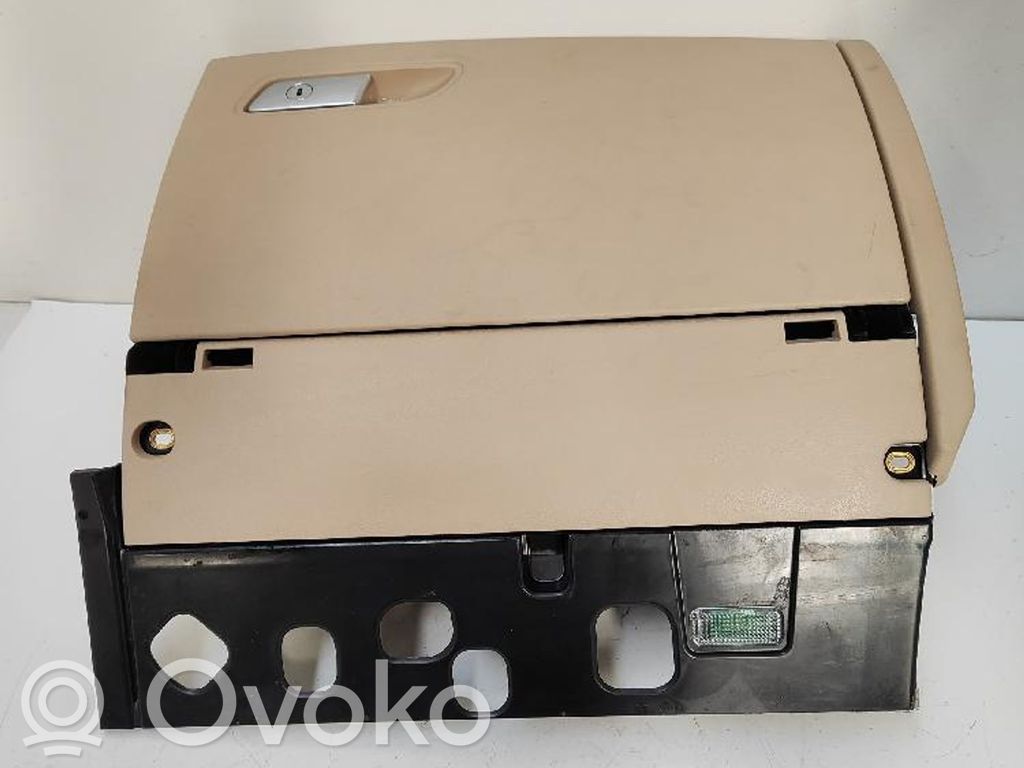 Guantera   4G8857035D,4G0971679K