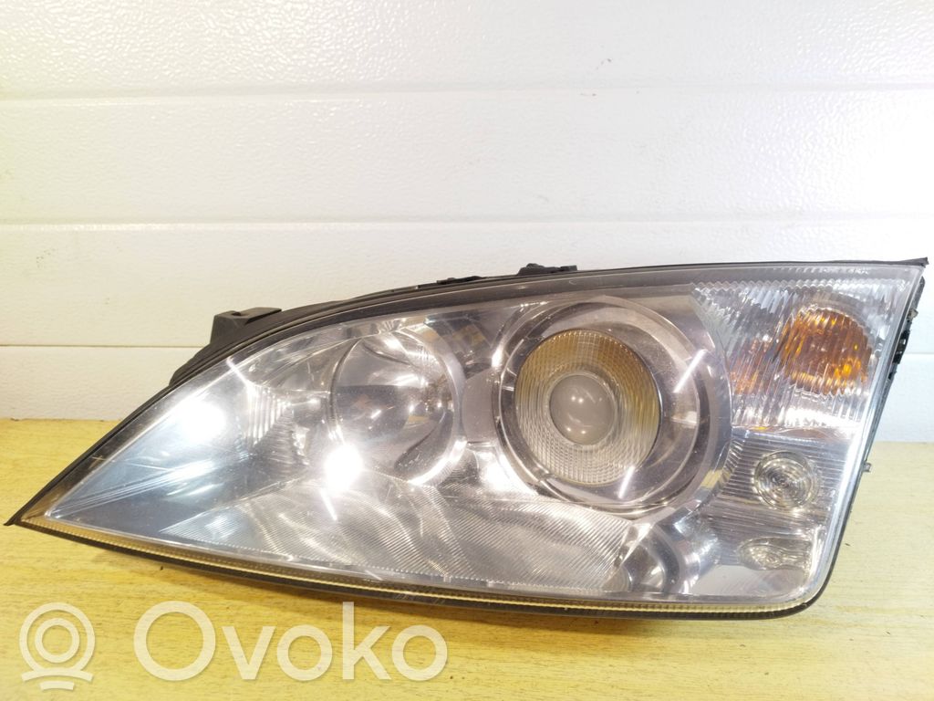 Ford Mondeo Mk III Phare frontale 