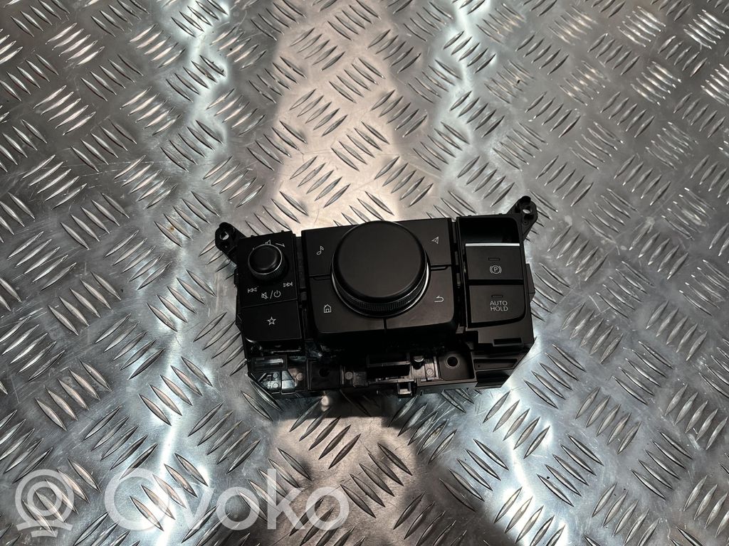 Mazda 3 Head unit multimedia control 