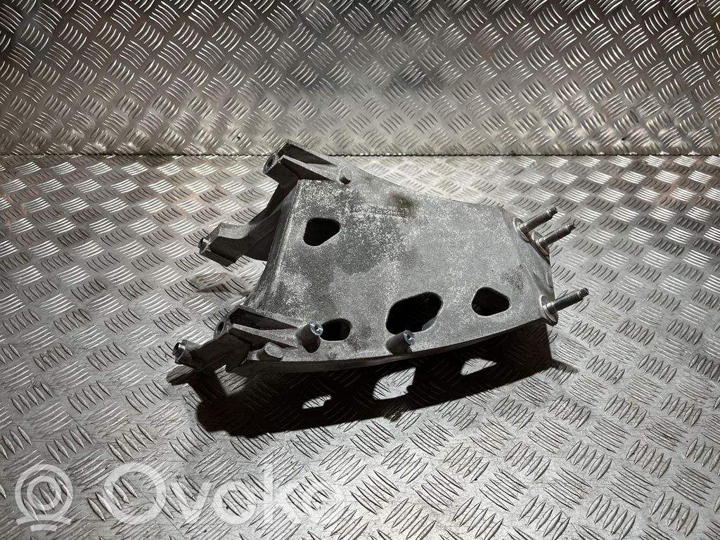 Mazda MX-30 Engine mount bracket 