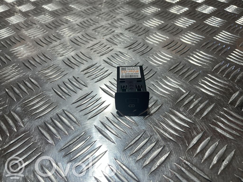 Enchufe conector USB   280239782R,280239782R