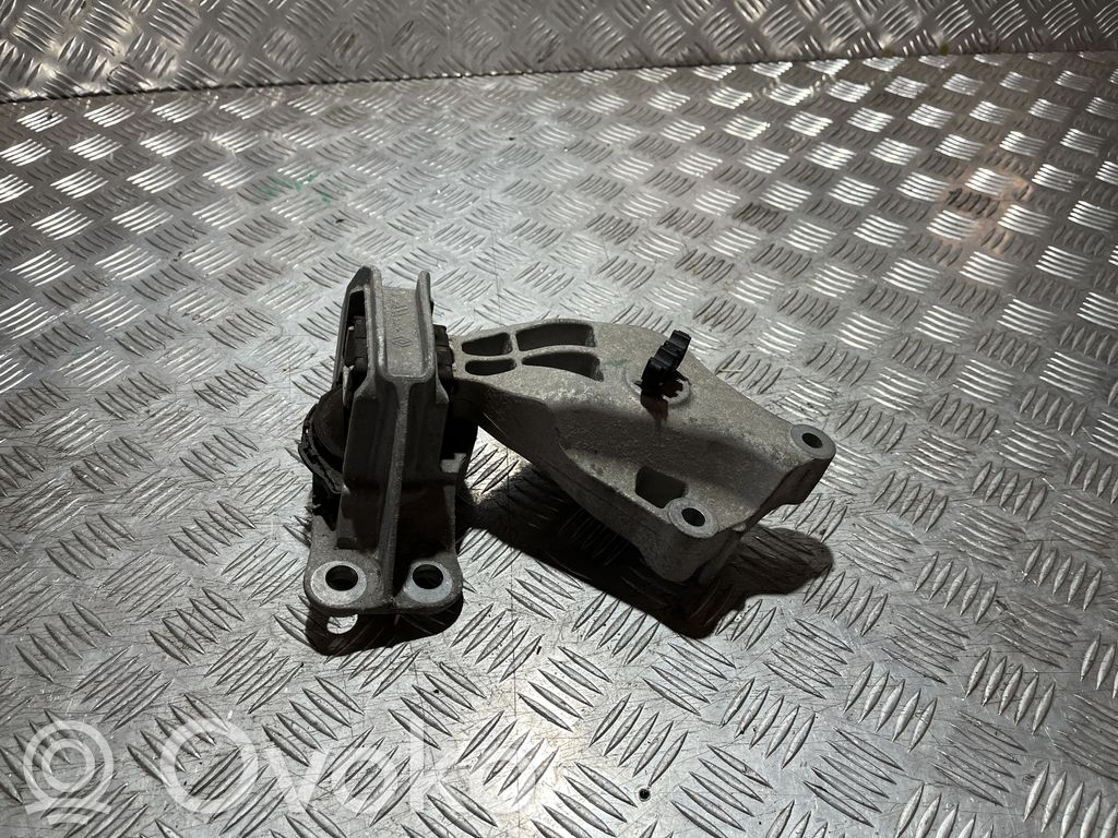 Dzinēja spilvens   PU28437,PU28437