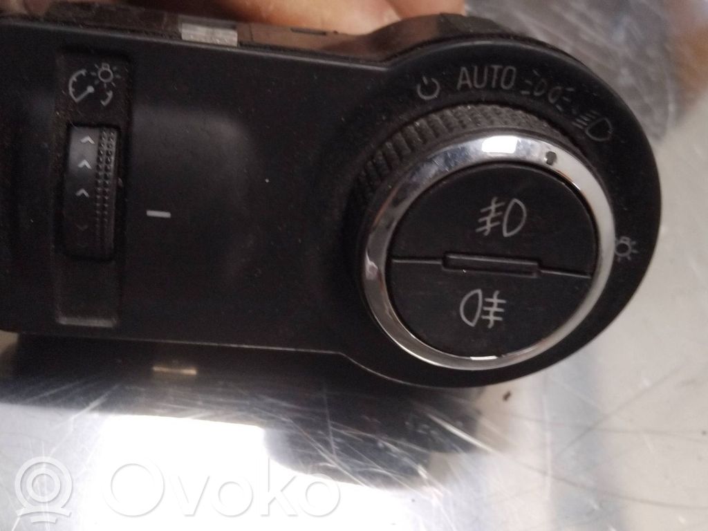 Opel Insignia A Light switch 