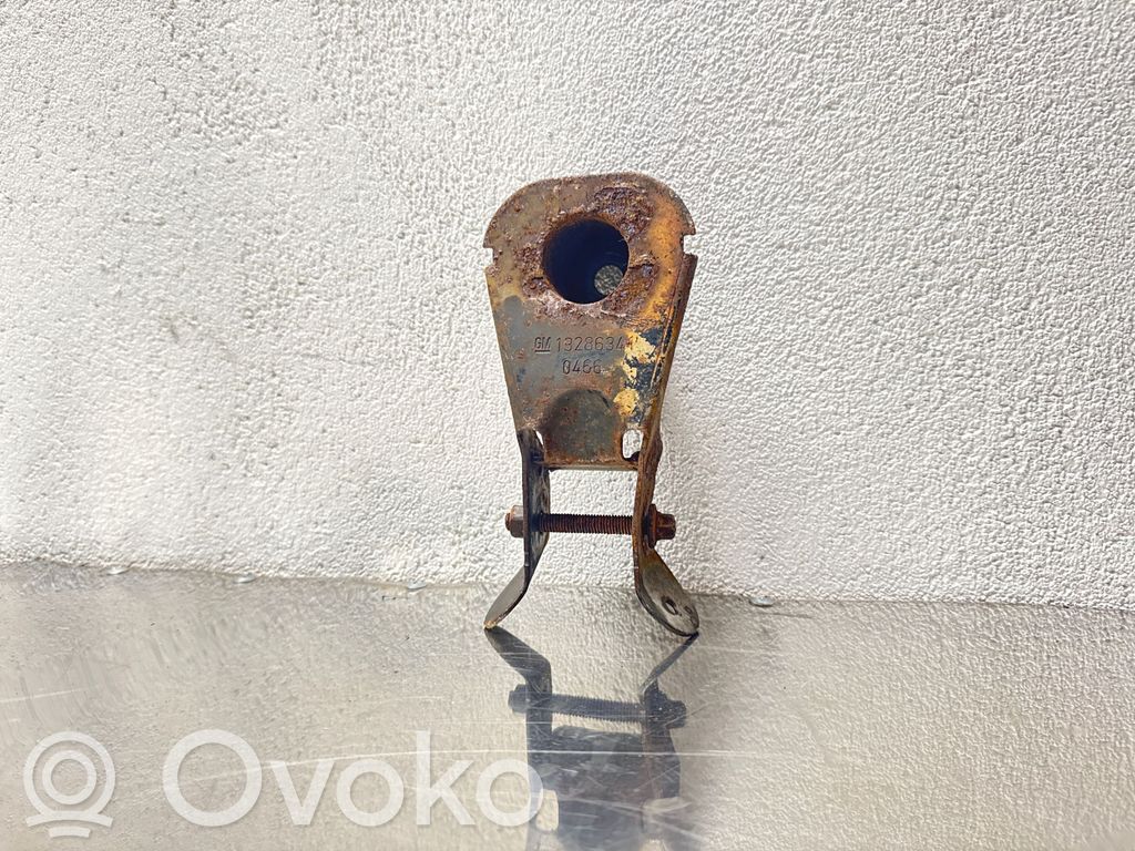 Opel Meriva B Priekinis laikiklis bamperio 