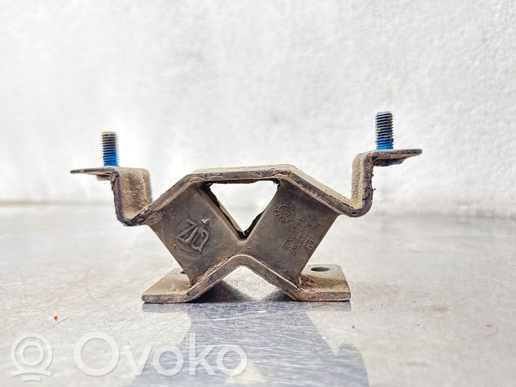 Engine mount bracket   90447547,90547548