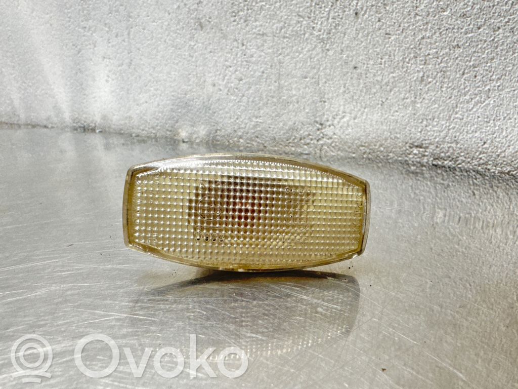 Front fender indicator light   E130638