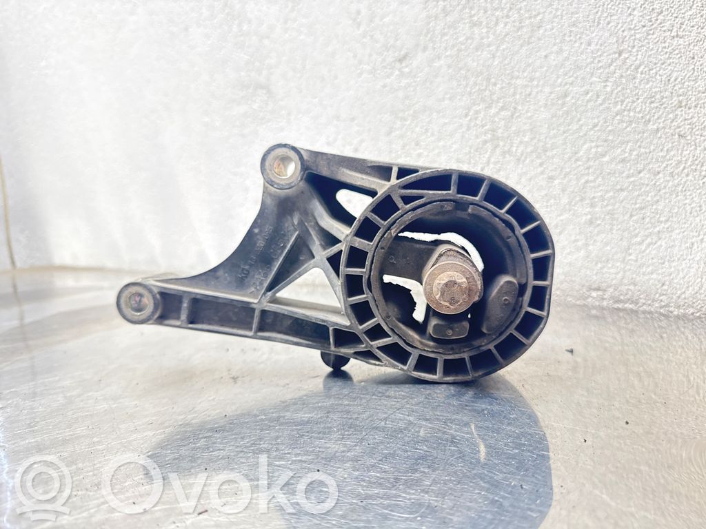 Opel Vectra C Engine mount bracket 