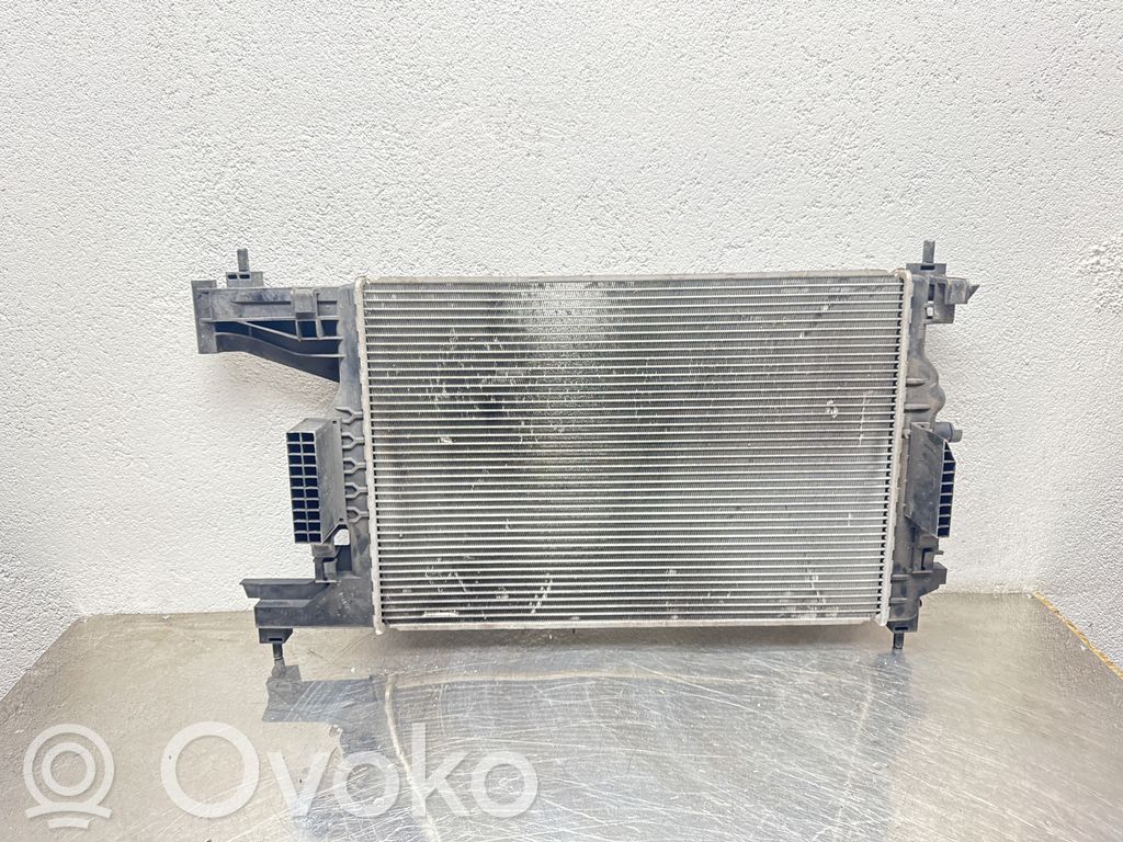 Opel Astra J Jäähdyttimen lauhdutin 