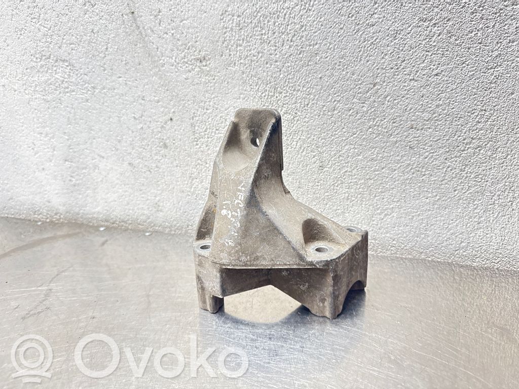 Opel Vectra B Engine mounting bracket 