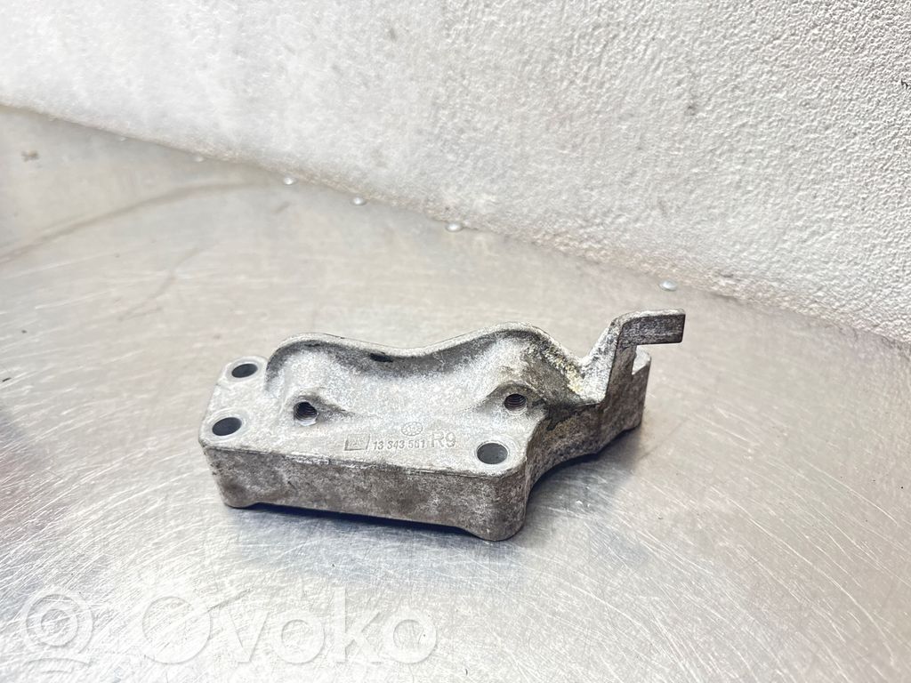 Opel Insignia A Engine mounting bracket 