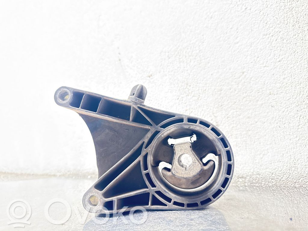 Engine mount bracket   13227767