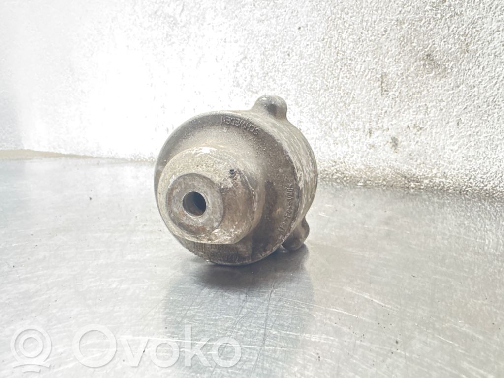 Opel Meriva A Engine mount bracket 