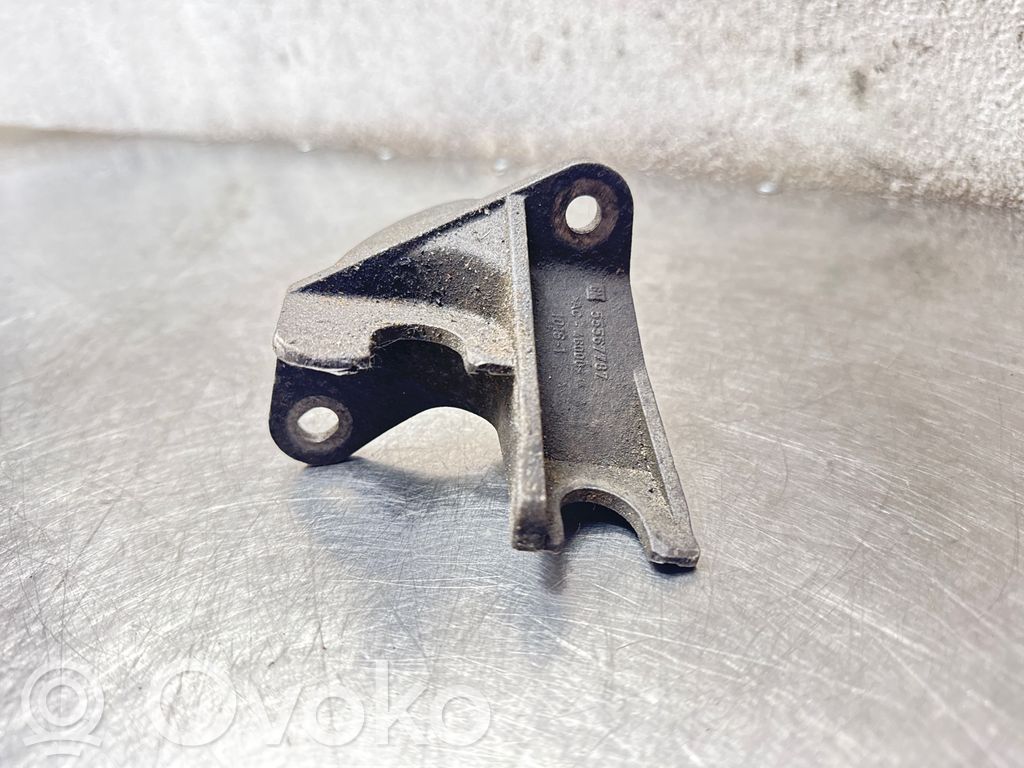 Opel Insignia A Gear shift cable bracket 