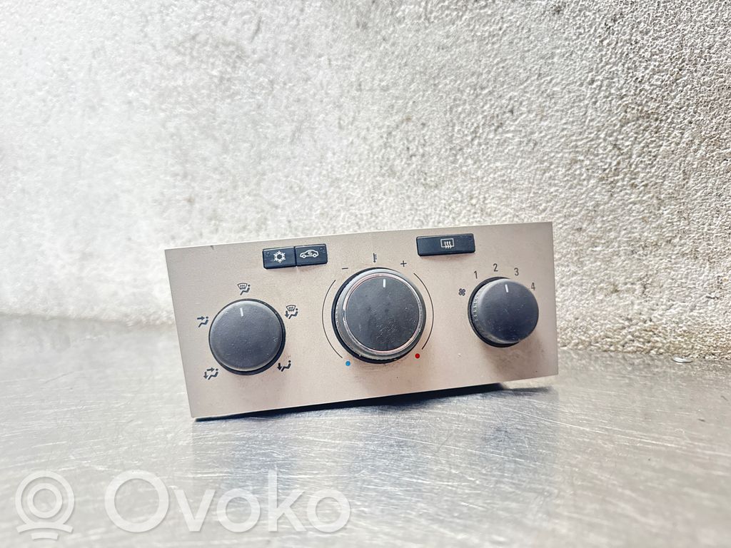 Opel Astra H Climate control unit 