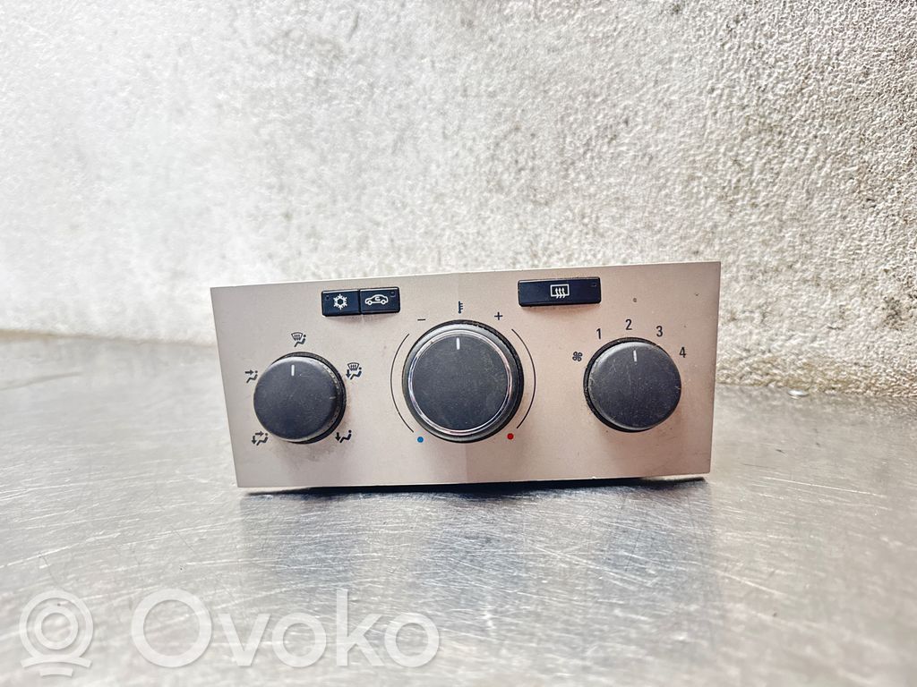 Opel Astra H Climate control unit 