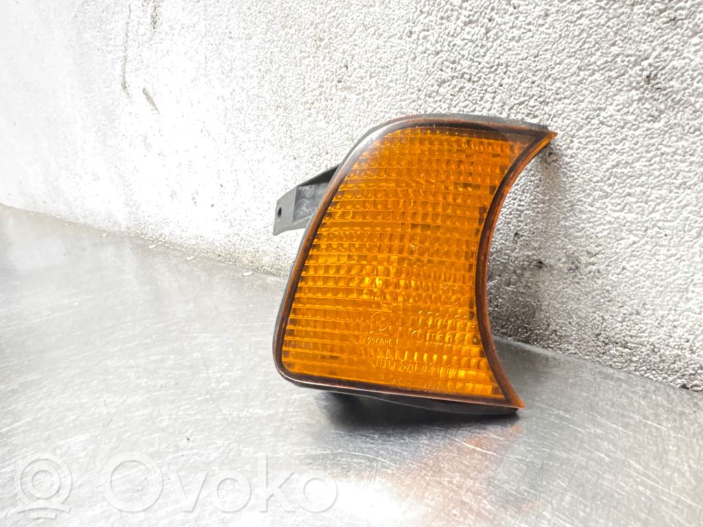 Front indicator light   1384034,155244