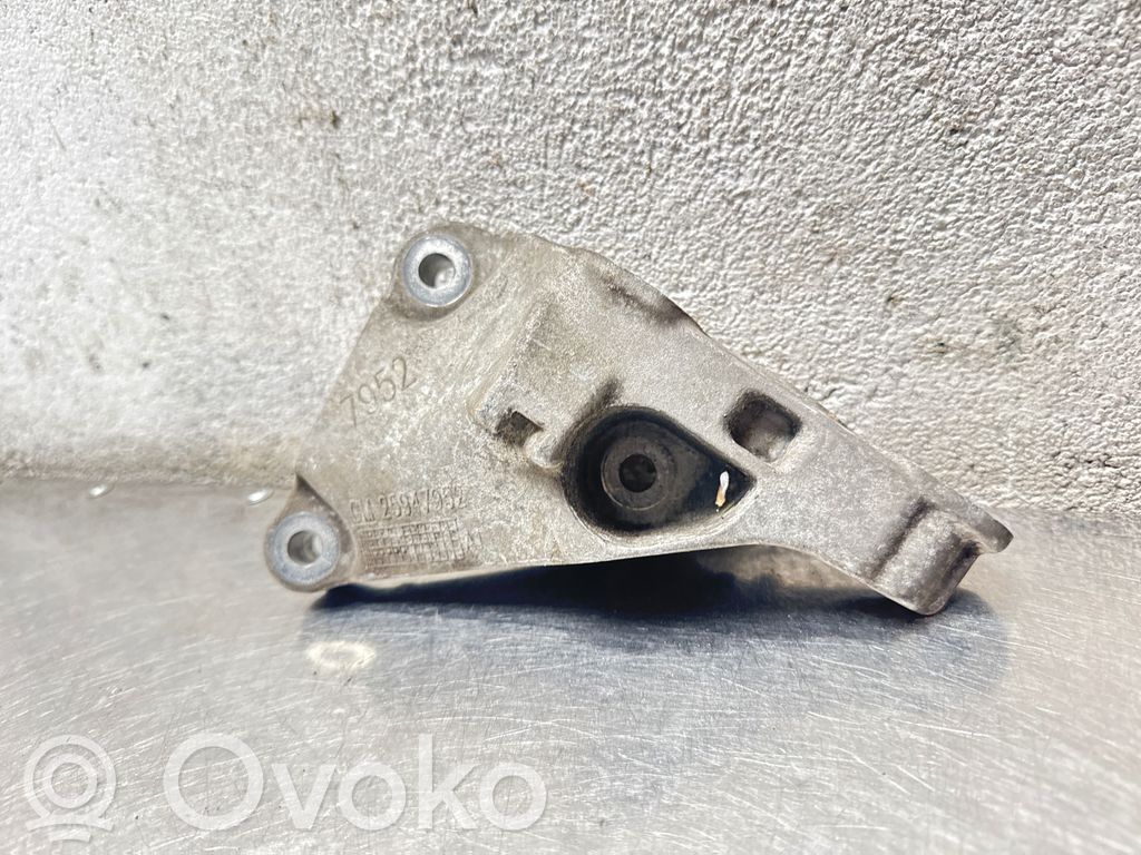 Opel Mokka Engine mounting bracket 