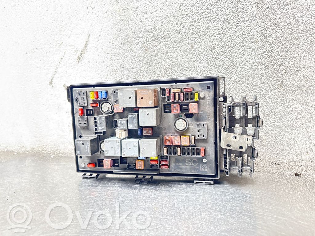 Opel Astra J Sulakemoduuli 