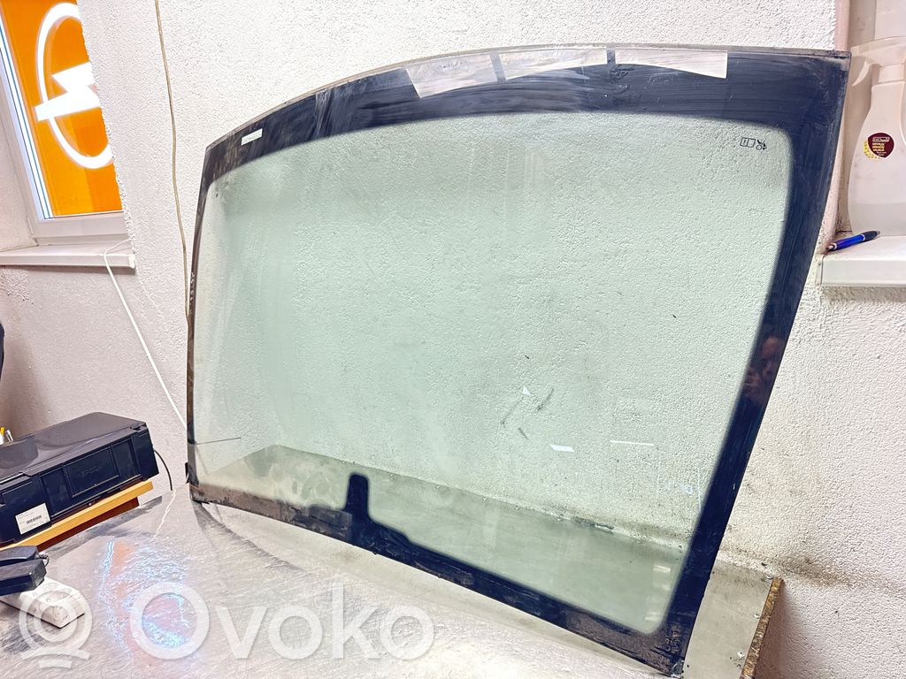 Opel Astra H Front windscreen/windshield window 