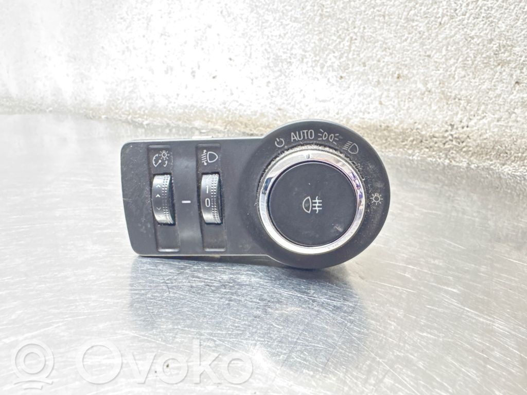 Interruptor de luz   23197913,371144,532954EG