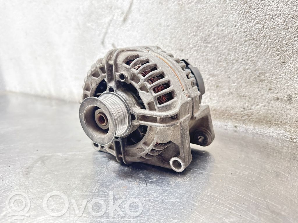 Opel Astra H Alternator 